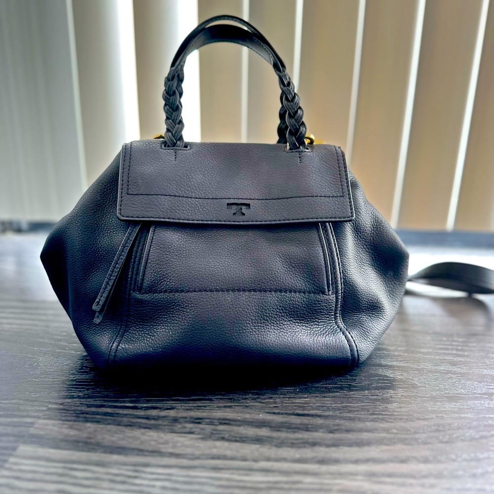 TORY BURCH HALF MOON SATCHEL BLACK